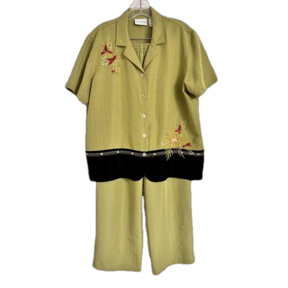 Alfred Dunner Women’s Green and Black Floral Outfit Size 14